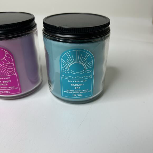 Bath & Body Works Candles 3 Single Wick Radiant Sky & Berry Fruit Punch 7 Oz - Picture 3 of 7